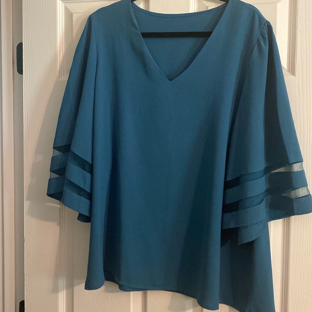Size 1x women’s blouse